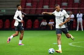 球迷甚至常 球迷甚至常